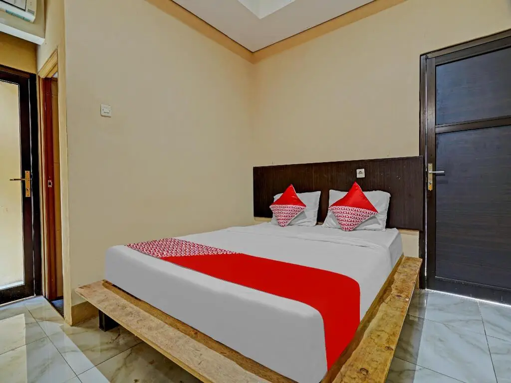 Караванг: OYO Capital O 90081 Pondok Sabaraya 2 Syariah