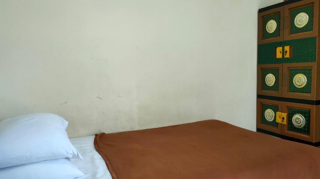 Макассар: OYO 90090 Adhyaksa Syariah Guest House