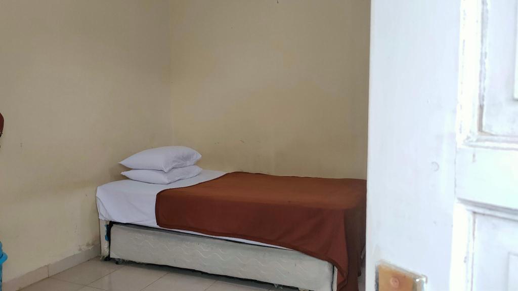 Макассар: OYO 90090 Adhyaksa Syariah Guest House