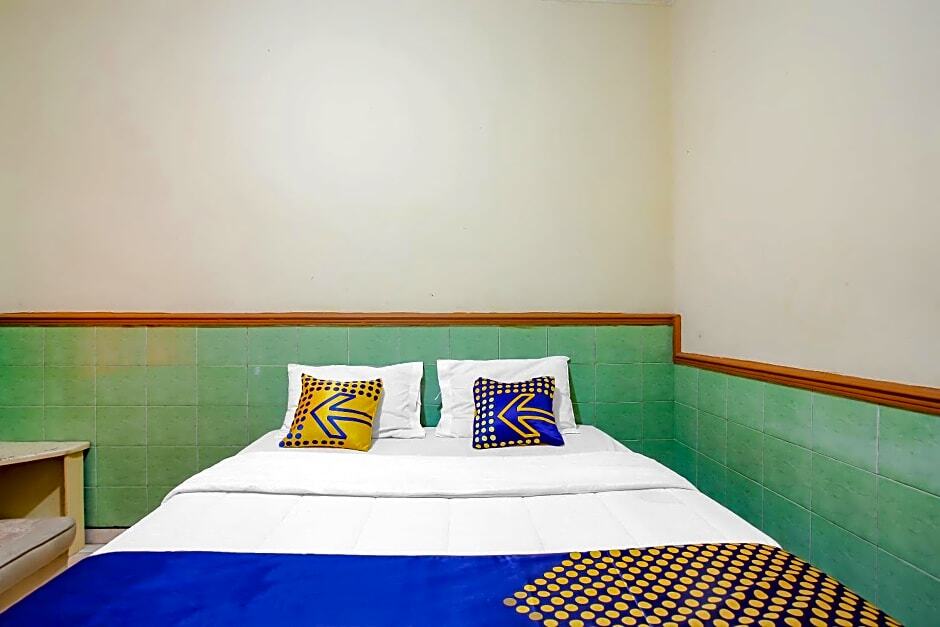 Бандунган: SPOT ON 90092 Dewi Safitri Hotel