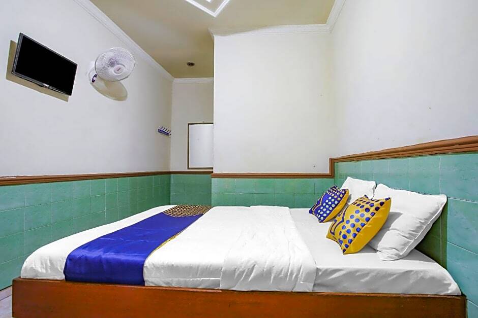 Бандунган: SPOT ON 90092 Dewi Safitri Hotel