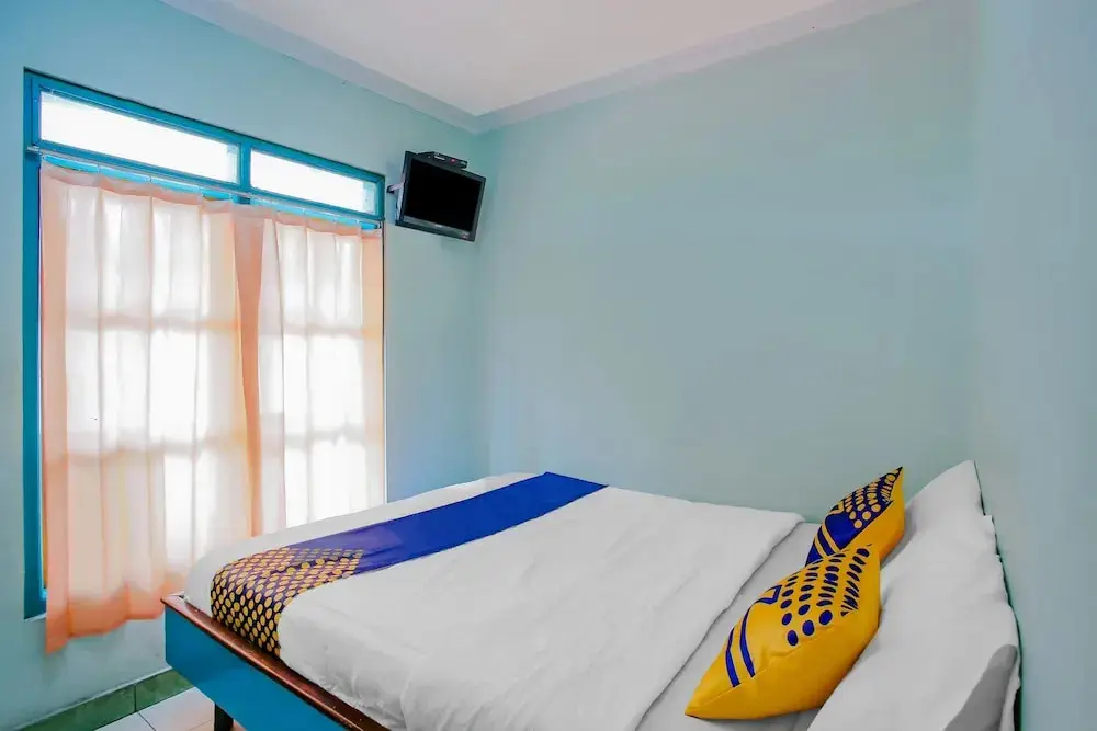 Бандунган: SPOT ON 90100 Hotel Kediri Bandungan