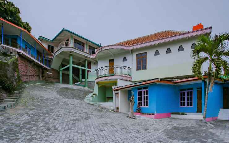 SPOT ON 90100 Hotel Kediri Bandungan — фото 1