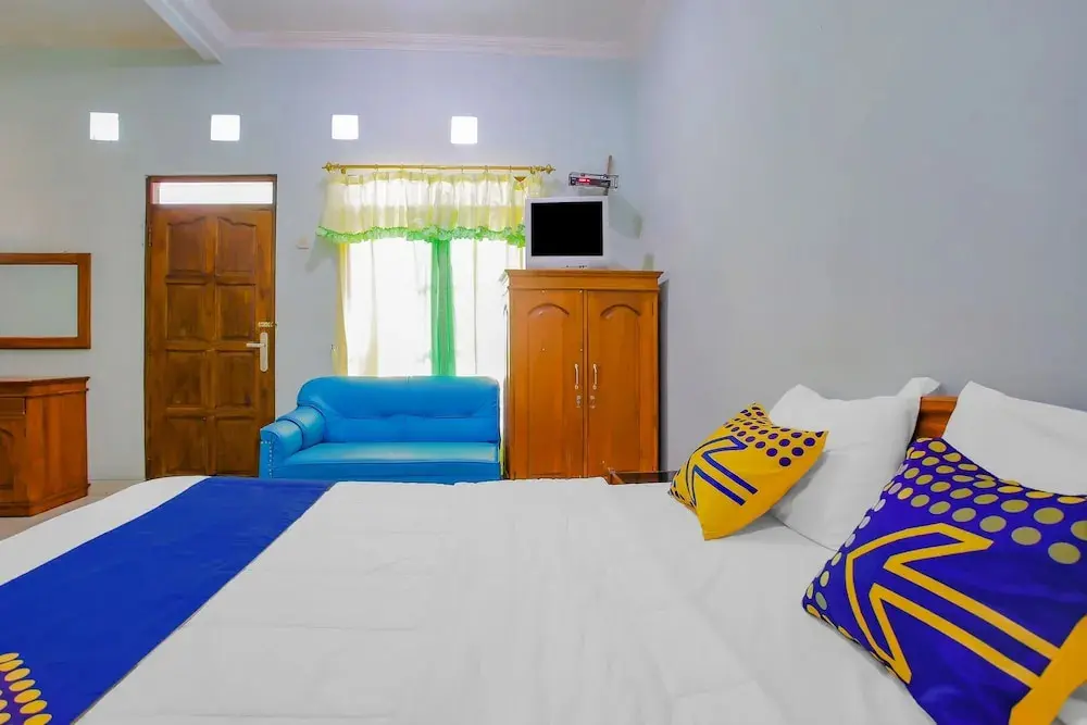 Бандунган: SPOT ON 90100 Hotel Kediri Bandungan