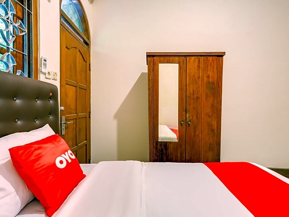 Депок: OYO 90095 Indah Homestay Syariah
