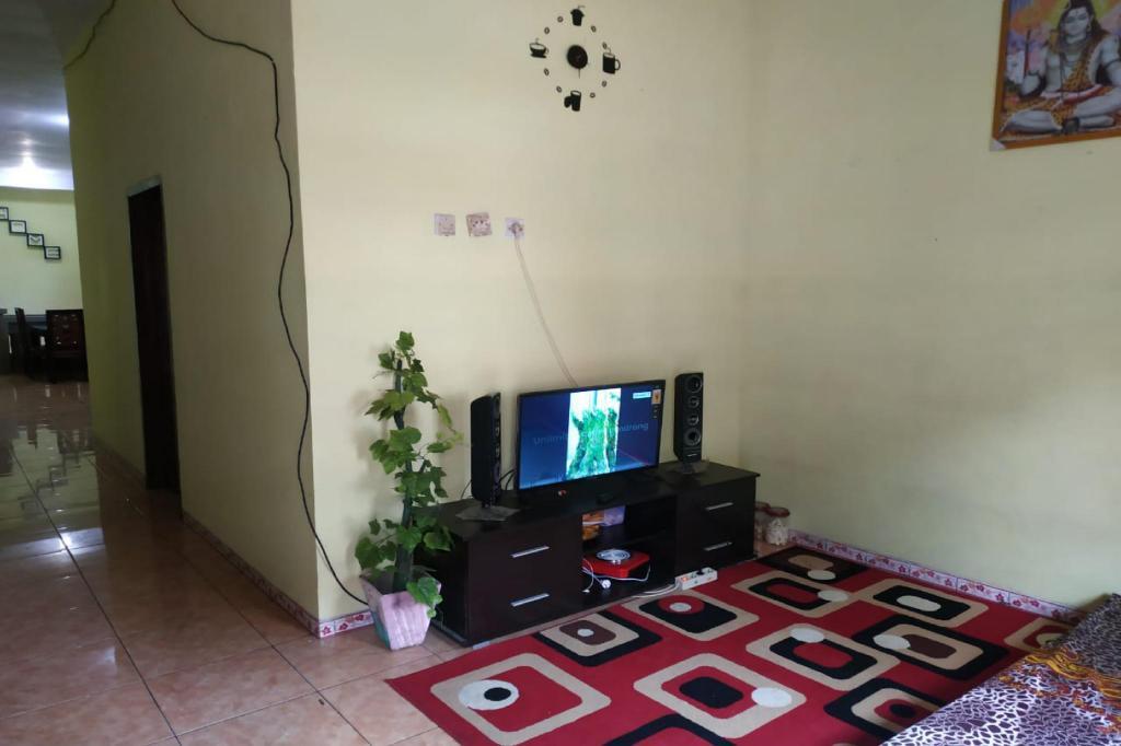 Надисари: OYO 90097 Homestay Sinta Ndani Putri
