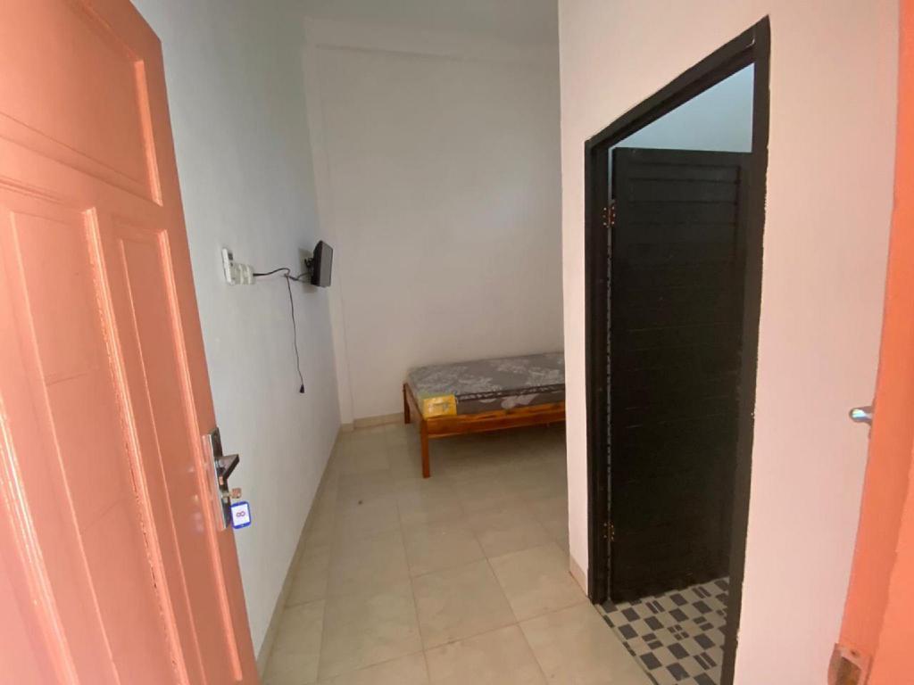 Макассар: OYO 90111 Almeerah Homestay Syariah Near RS Hermina