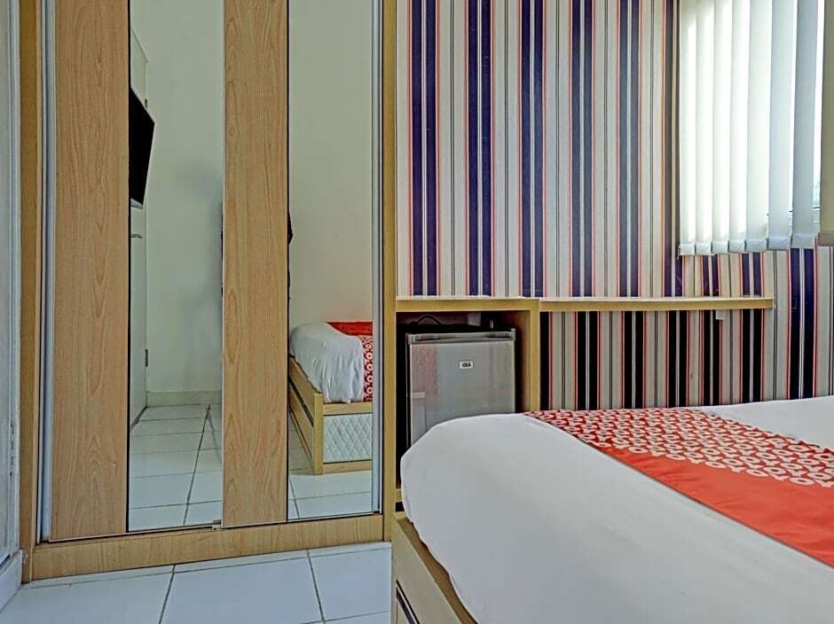 Тангеранг: OYO 90120 Bolang Room