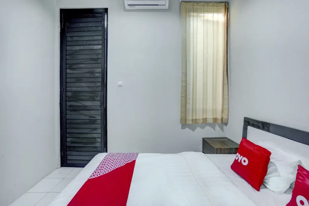 Сурабая: OYO 90154 Anugrah Rr Syariah