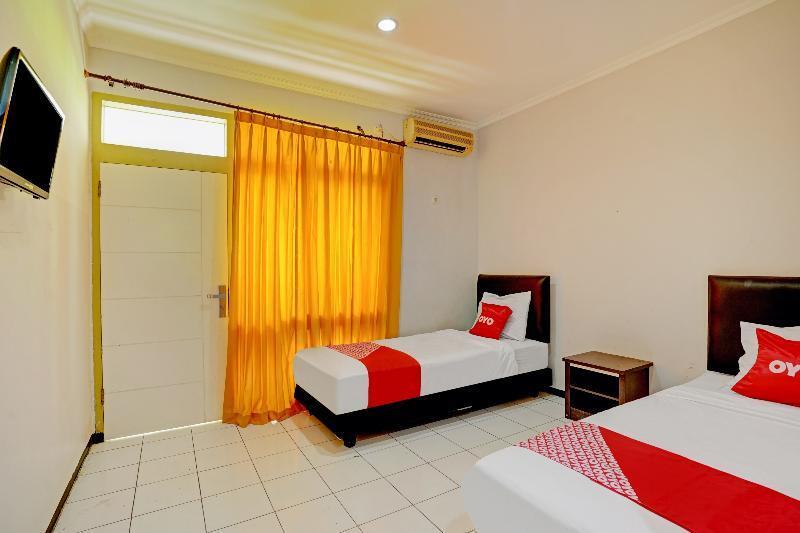 Сурабая: OYO 90177 Hotel Pahlawan