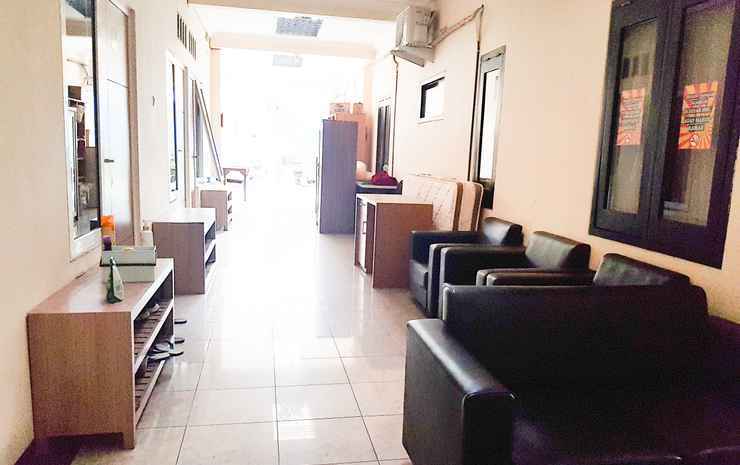 Маланг: OYO 90188 Rotterdam Kediri Guest House