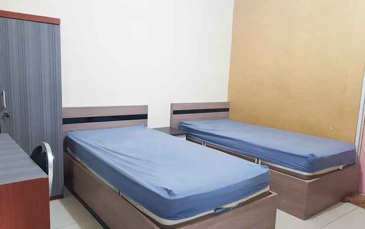 Маланг: OYO 90188 Rotterdam Kediri Guest House
