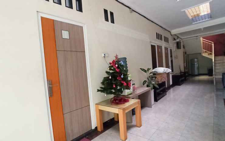Маланг: OYO 90188 Rotterdam Kediri Guest House