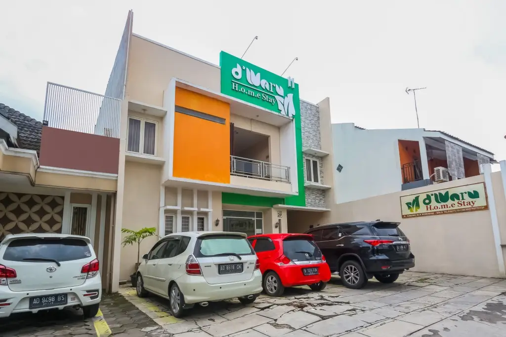 Суракарта: Super OYO 90193 D'waru Homestay Syariah