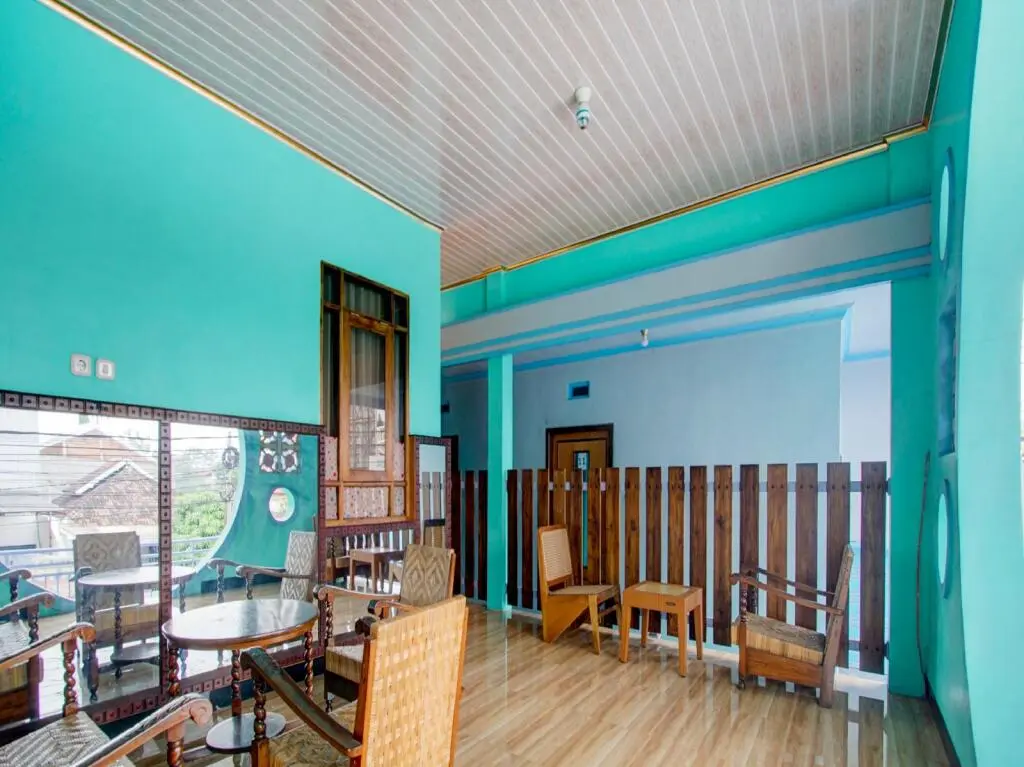 Маланг: OYO 90179 Sybilla Cafe & Homestay
