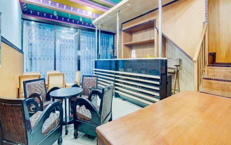 Маланг: OYO 90179 Sybilla Cafe & Homestay