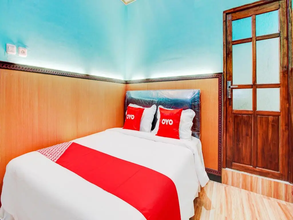 Маланг: OYO 90179 Sybilla Cafe & Homestay