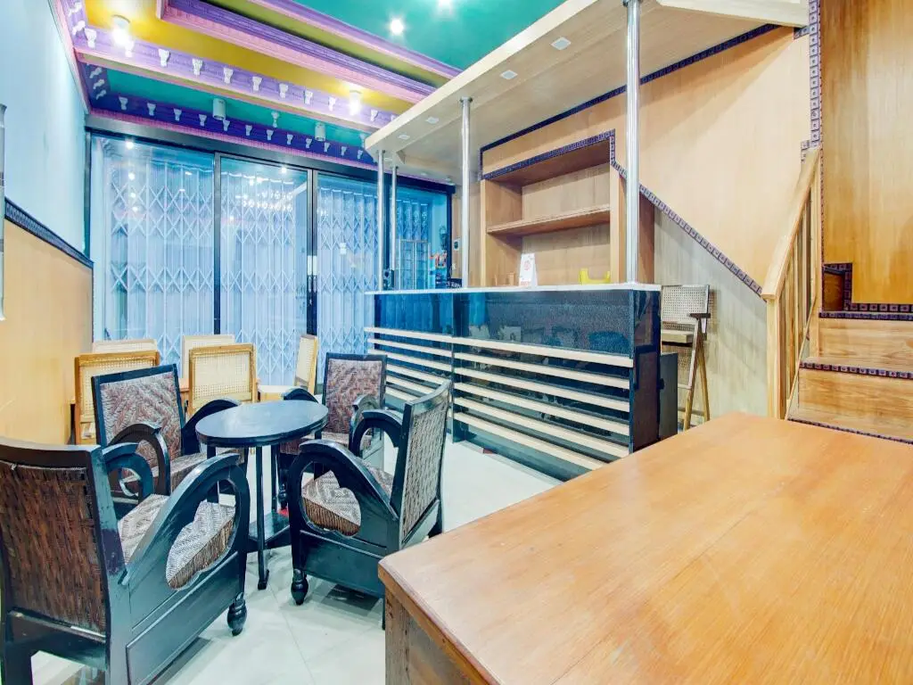 Маланг: OYO 90179 Sybilla Cafe & Homestay