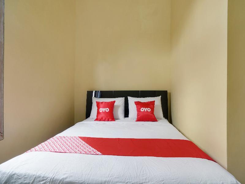 Бату: Oyo 90242 Villa And Guest House Panput