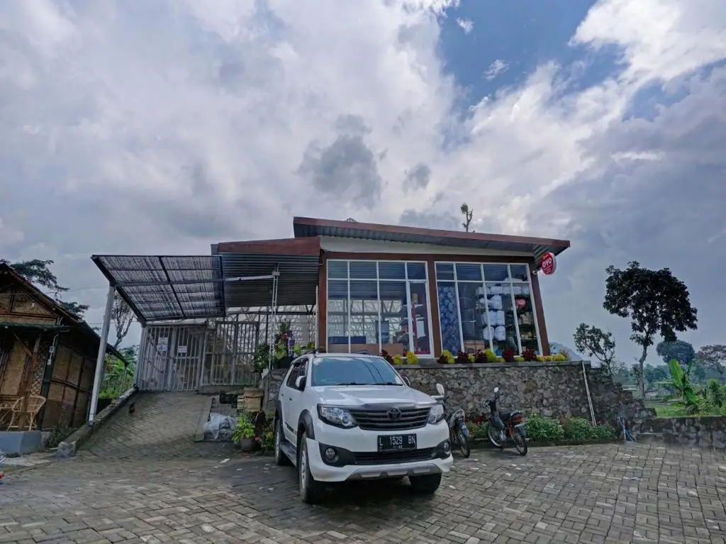 Травас: OYO 90225 Rumah Bambu Trawas syariah