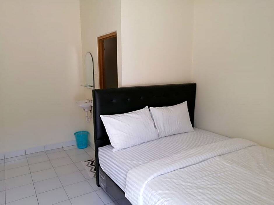 Чипанас: OYO 90228 Villa Ratu Kencana Sari