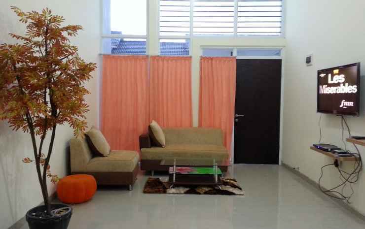 Вори: Rumah Viola F-12