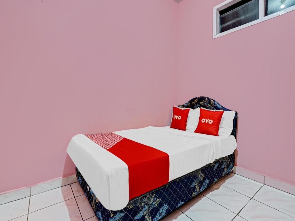 Чиребон: OYO 90289 Lestari Syariah Homestay