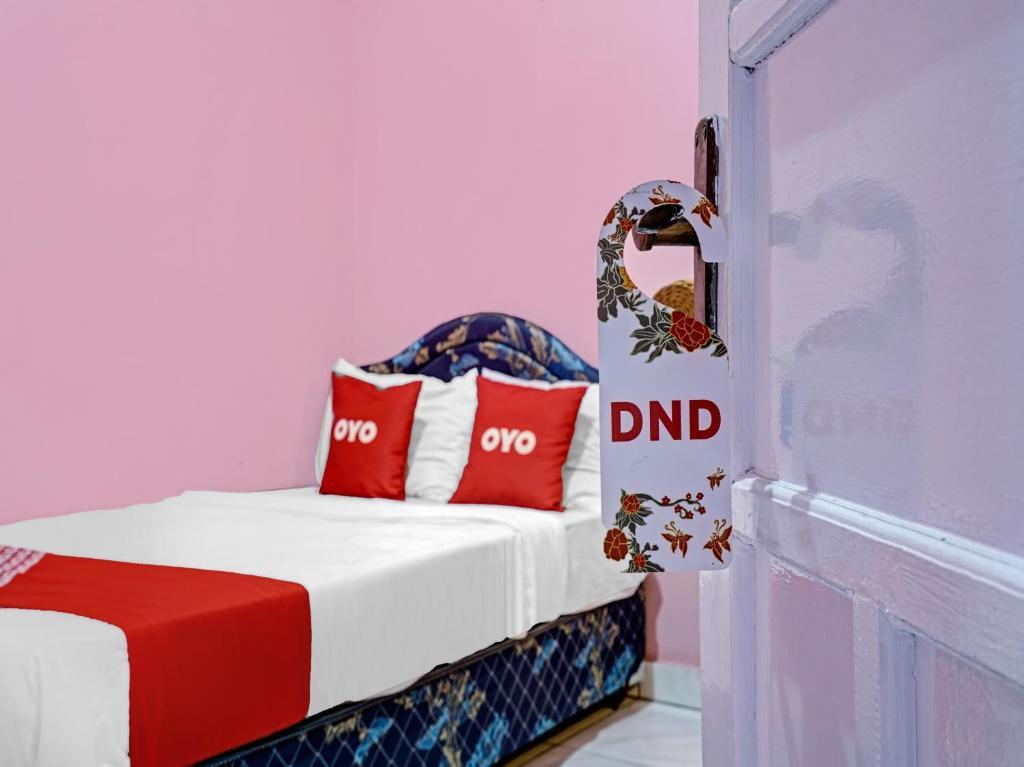 Чиребон: OYO 90289 Lestari Syariah Homestay