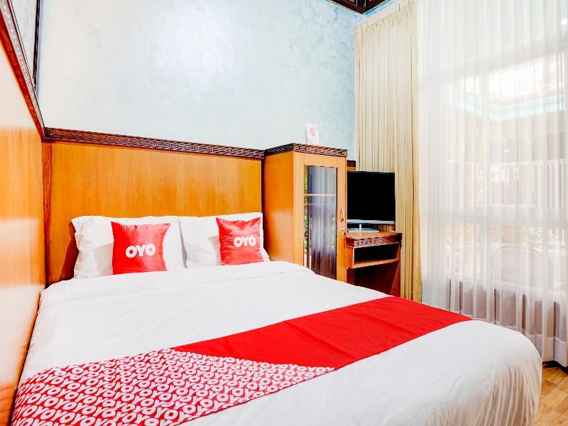 Чиребон: OYO 90303 Cafe & Homestay Kolam Pancing Abah