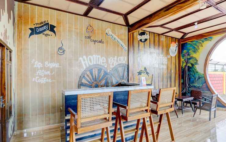 Чиребон: OYO 90303 Cafe & Homestay Kolam Pancing Abah
