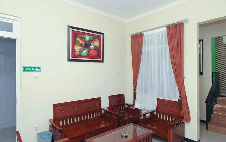 Маланг: Oyo 90320 Merak Guest House