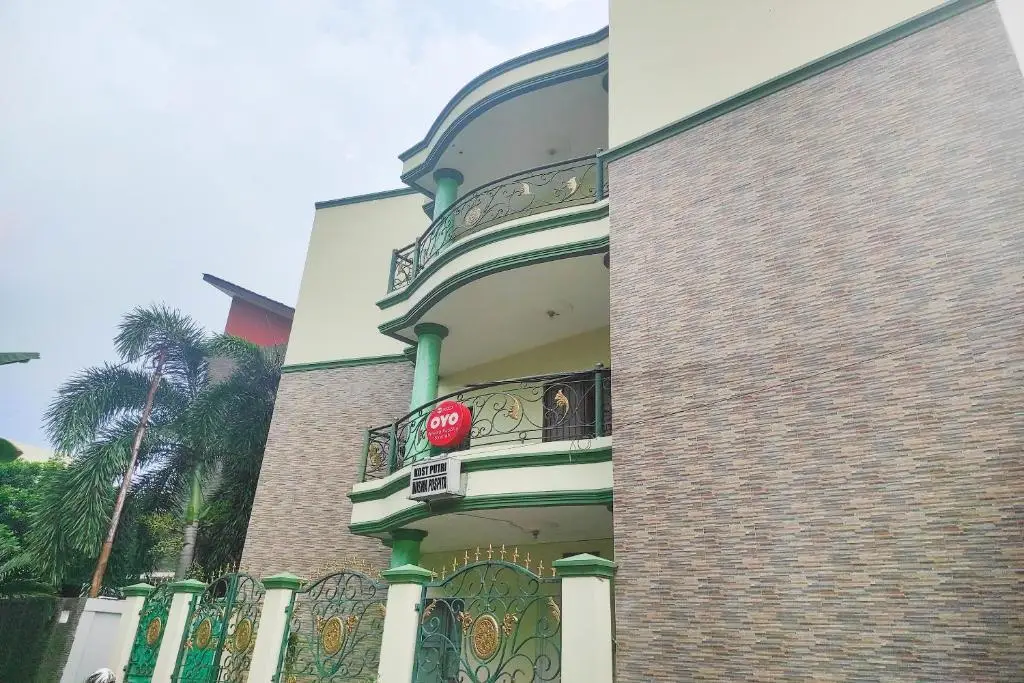 Депок: Oyo 90323 Wisma Puspita Syariah