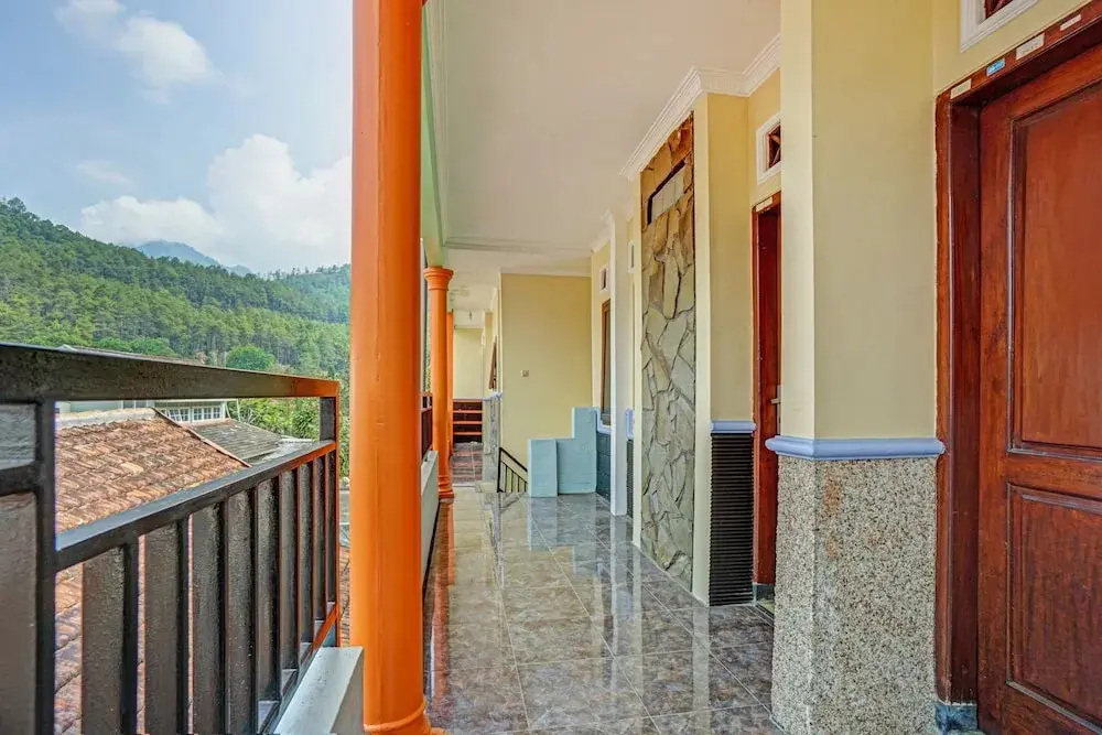 Бату: OYO Life 90321 Ken Ken Villa