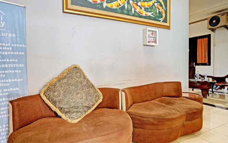 Сурабая: OYO Flagship 90524 Holistay Surabaya New