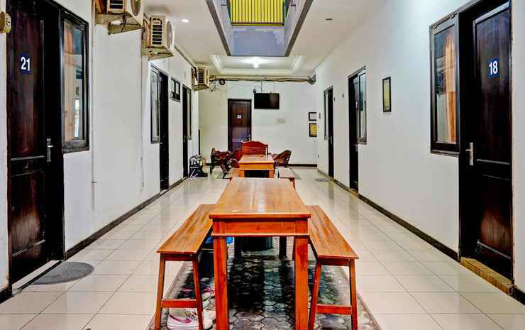 Сурабая: OYO Flagship 90524 Holistay Surabaya New