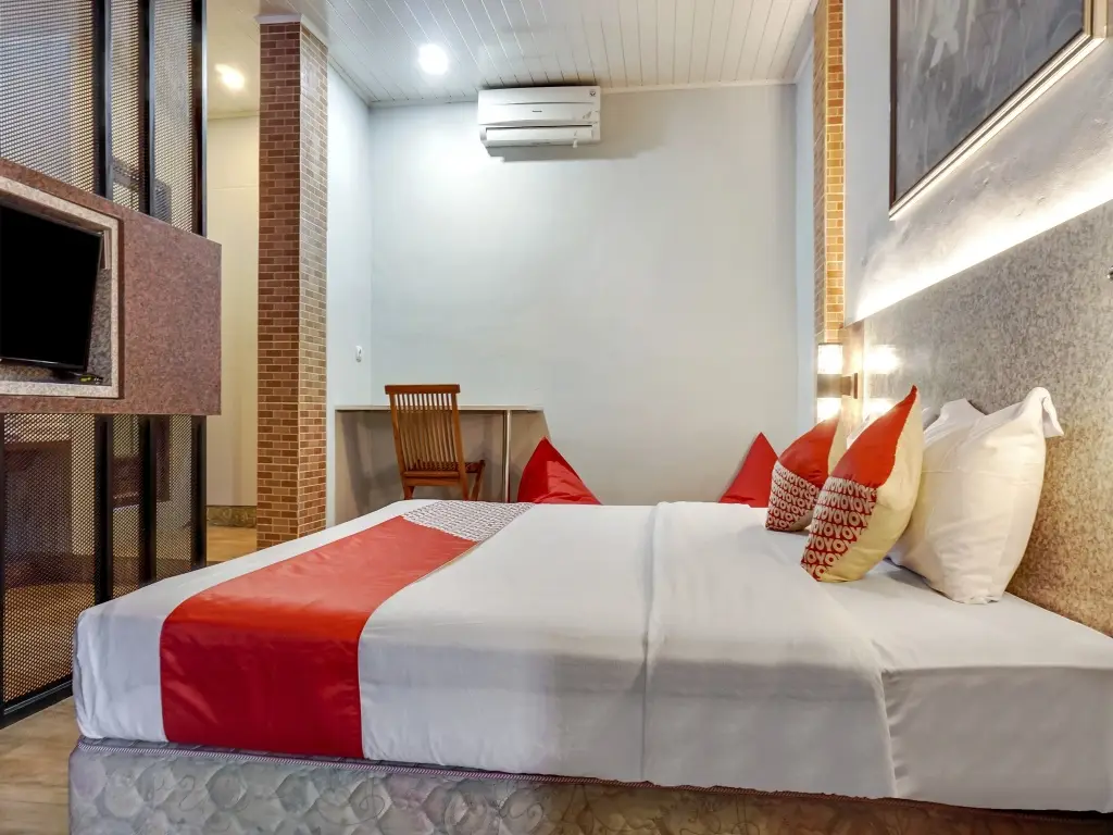 Серанг: OYO 90314 Stadion Guesthouse Syariah