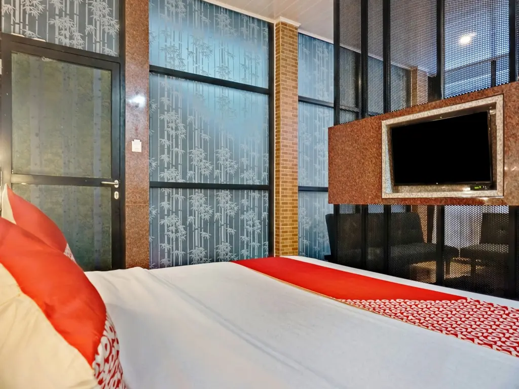 Серанг: OYO 90314 Stadion Guesthouse Syariah