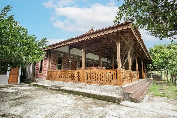 Батуретно: OYO 90354 Ndalem Sabine Syariah