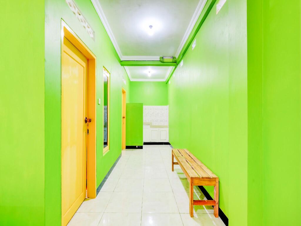 Вoнoсари: SPOT ON 90276 Mayasari Guesthouse Pantai Krakal