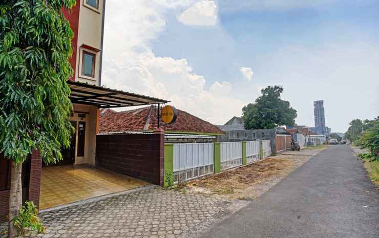 Бандар-Лампунг: OYO 90340 Al Bayt Homestay Syariah