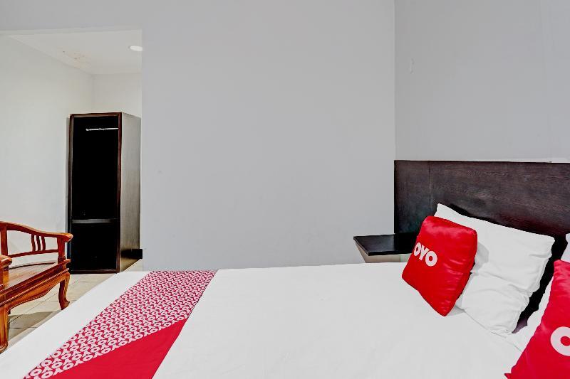 Сурабая: OYO 90370 Habibie Homestay Syariah