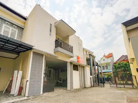OYO Flagship 90502 Holistay Malang New — фото 1