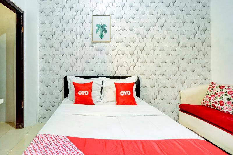 Маланг: OYO Flagship 90502 Holistay Malang New