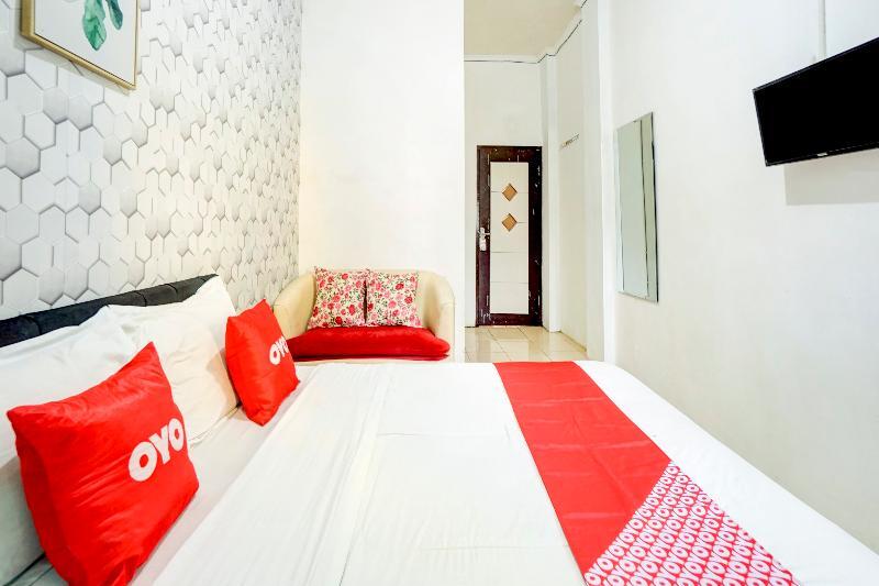 Маланг: OYO Flagship 90502 Holistay Malang New