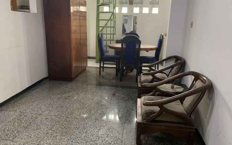 Сурабая: OYO 90427 Greenhouse Homestay Syariah