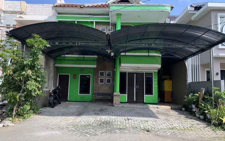 Сурабая: OYO 90427 Greenhouse Homestay Syariah