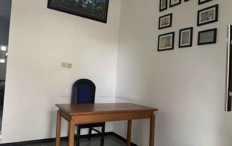 Сурабая: OYO 90427 Greenhouse Homestay Syariah
