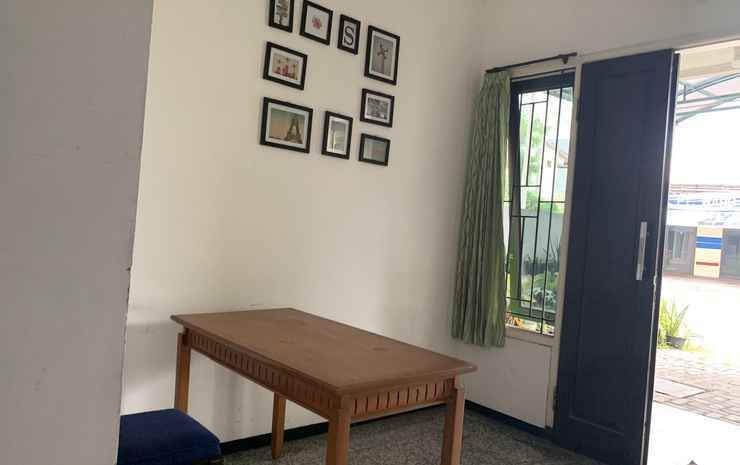 Сурабая: OYO 90427 Greenhouse Homestay Syariah