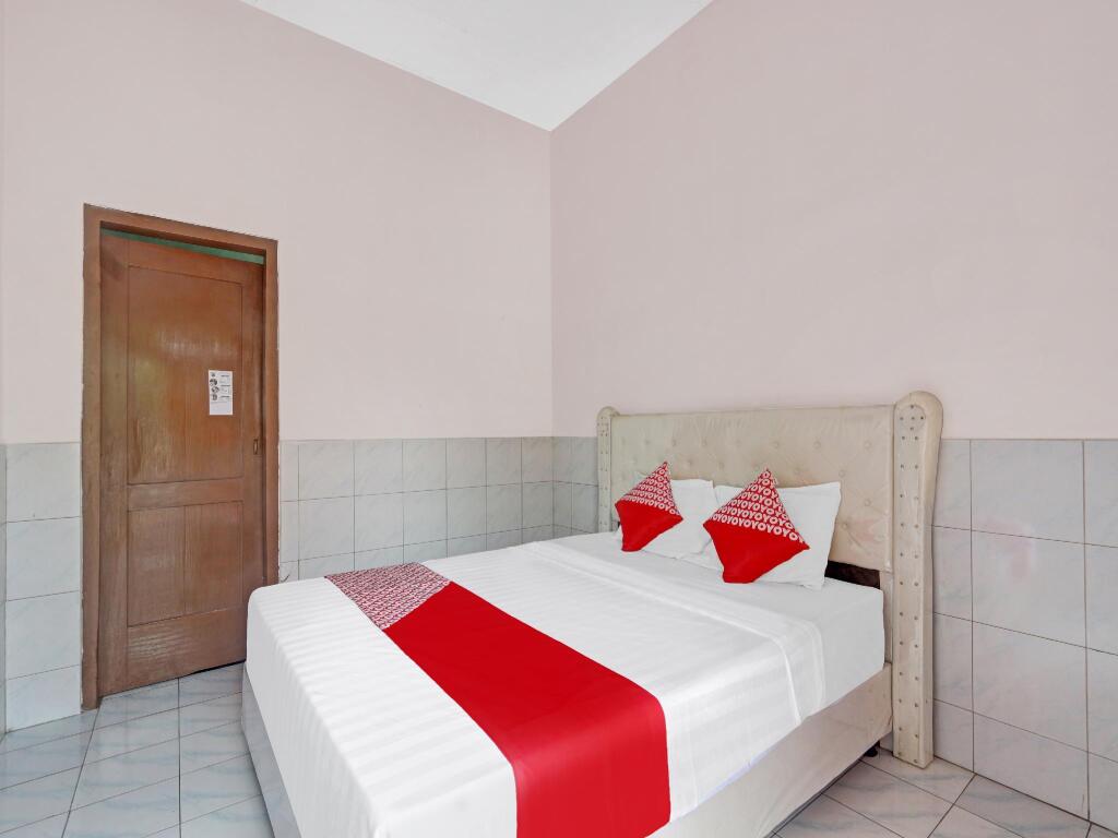 Суракарта: OYO 90446 Hotel Pajang Indah