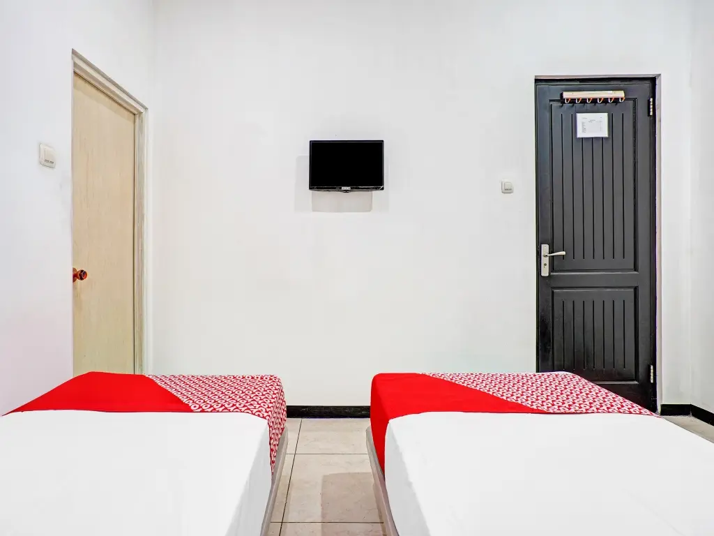 Сурабая: OYO 90442 Almeira Homestay Syariah Sub